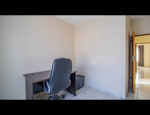 2 BEDROOM APARTMENT FOR SALE IN SOUTH CREST